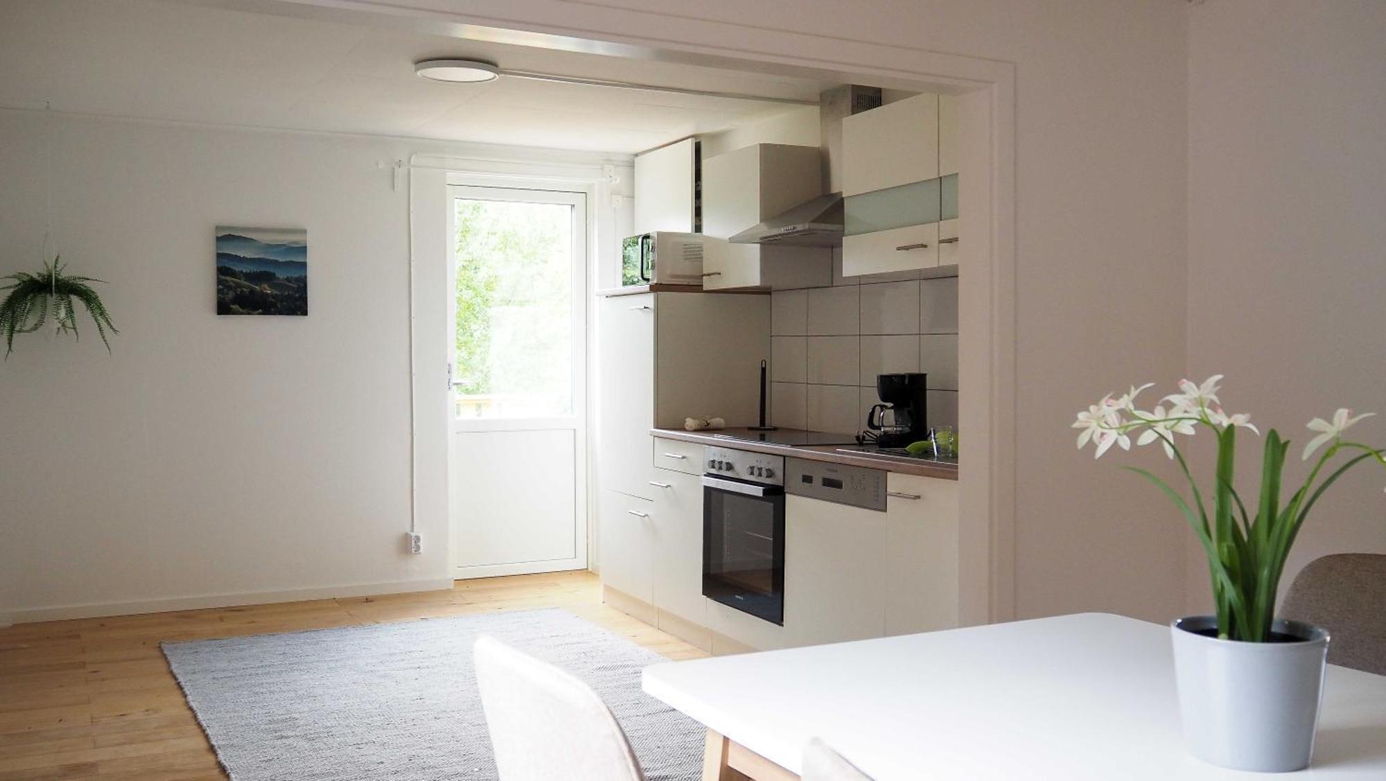 Komplett Laegenhet Med Sjoeutsikt Malmon Exterior foto